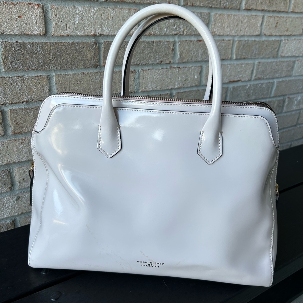 Iacucci Blush Smooth Leather Bag. Excellent Pre-owned Condition. Very Clean.